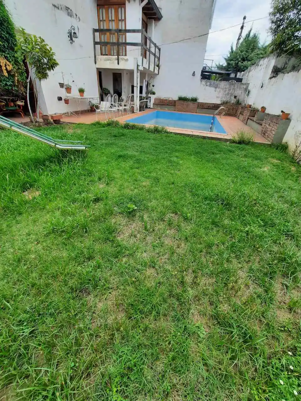 ARGUELLO: A MTS DE RECTA MARTINOLLI Y DE RAFAEL NUÑEZ, MUY AMPLIA 290 M2, ESCRITURA