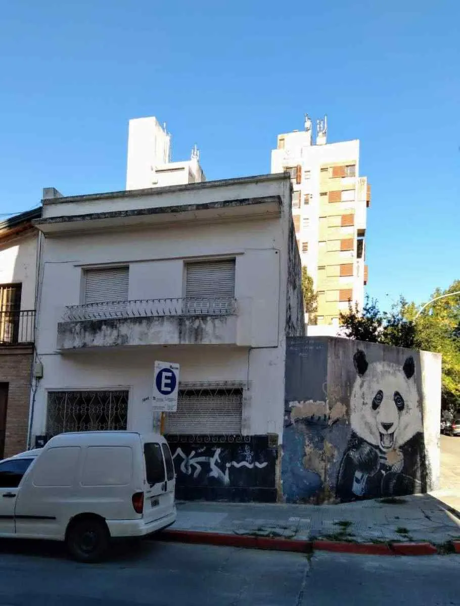 Casa esquina en Nueva Cordoba apta gastronomía, cervecería.