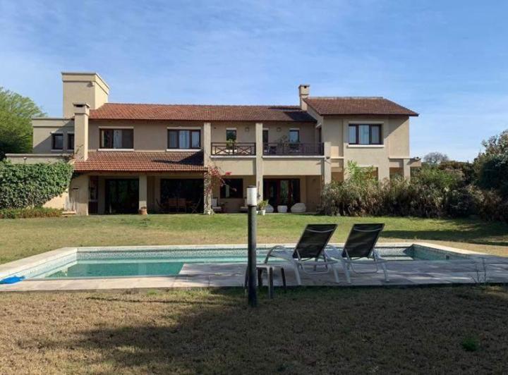 Casa · 500m² · 7 Ambientes