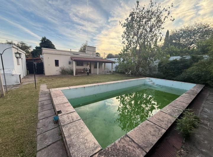 Casa · 198m² · 6 Ambientes · 2 Cocheras