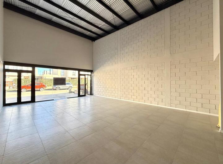 Local comercial · 76m²