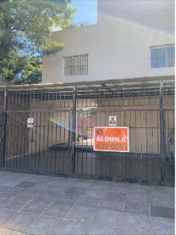 Alquilo Duplex 2 Dorm. c / Terraza y cochera en B° Las Rosas