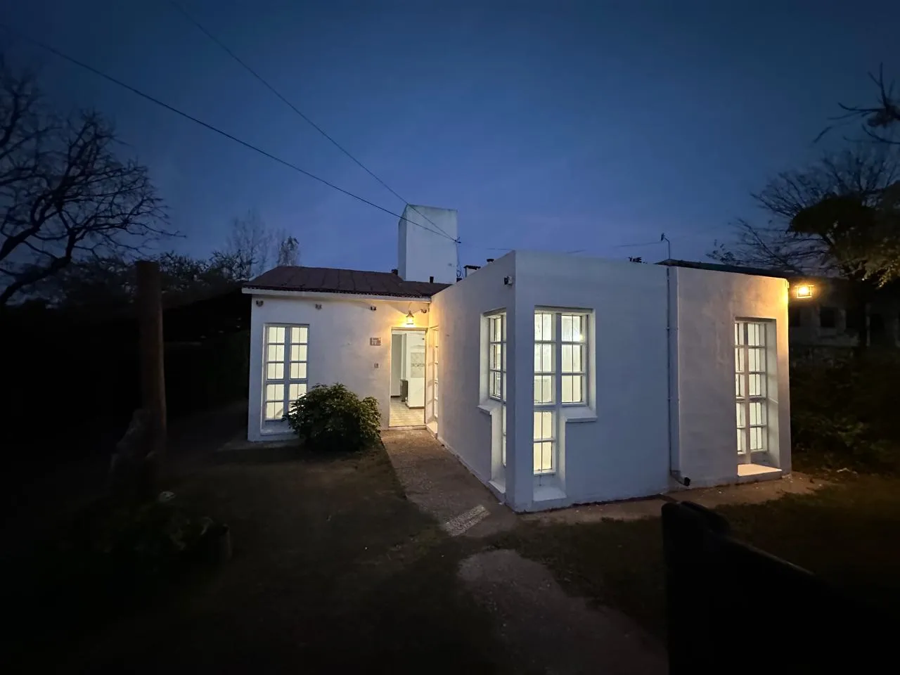 Enorme terreno con hermosa casa en villa allende!