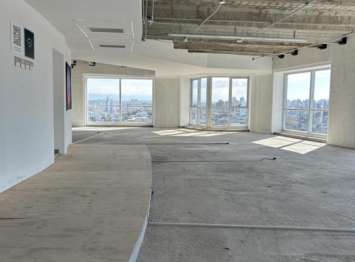 Oficina comercial · 475m²