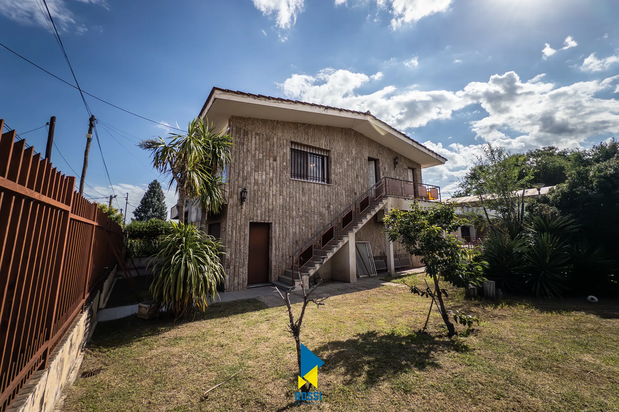 VENTA CASA EN COSQUIN CON PILETA Y QUINCHO