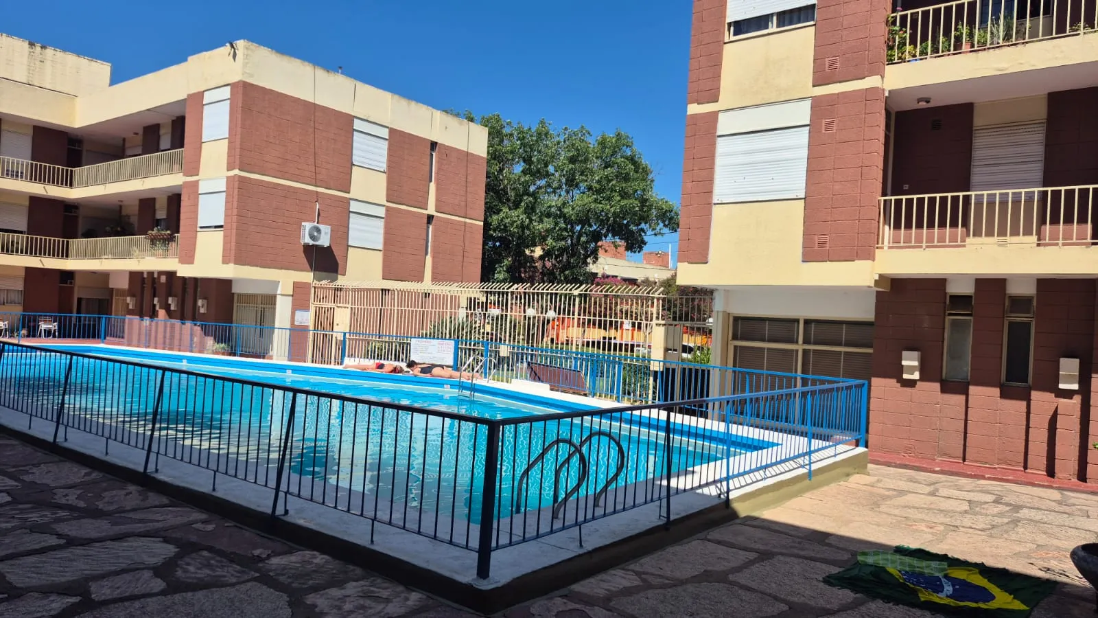 VENTA AMOBLADO VILLA CARLOS PAZ- 3 DORMITORIOS- PILETA- COCHERA
