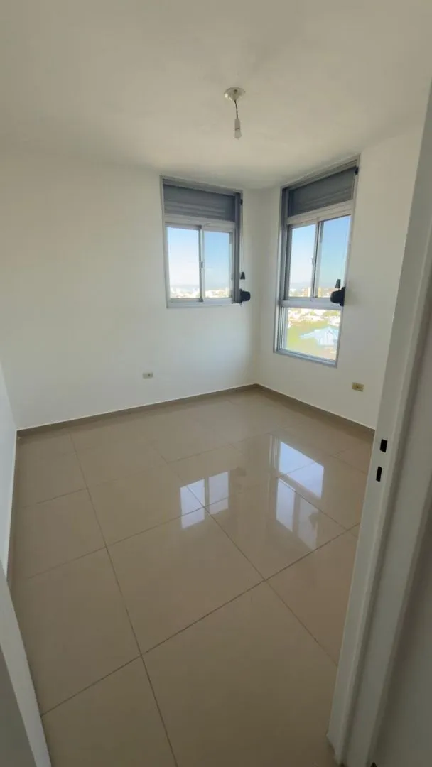 LUMINOSO DEPTO CON COCHERA EN VENTA