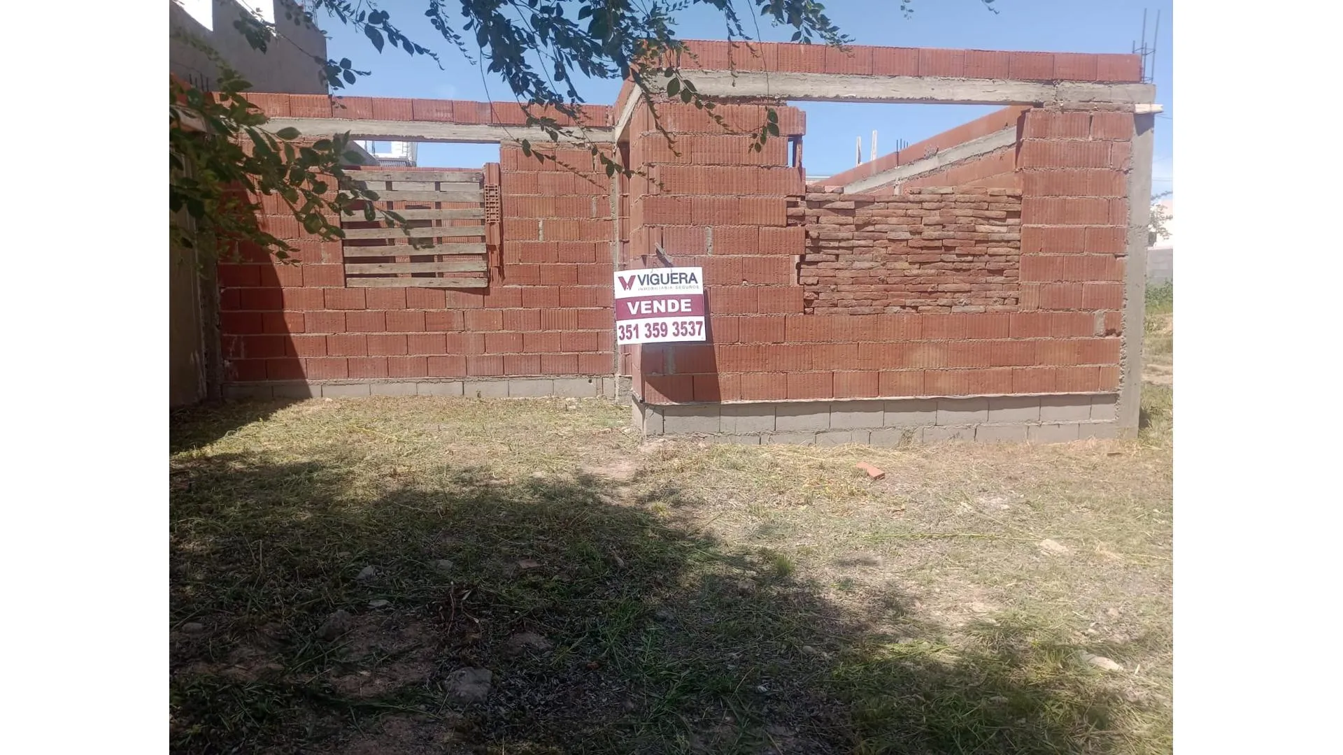 VENTA - CASA A TERMINAR - BARRIO ARGUELLO NORTE