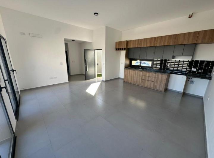 Casa · 125m² · 3 Ambientes · 2 Cocheras