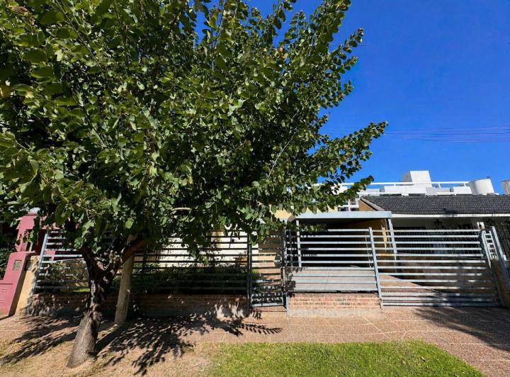 Casa · 168m² · 9 Ambientes · 1 Cochera