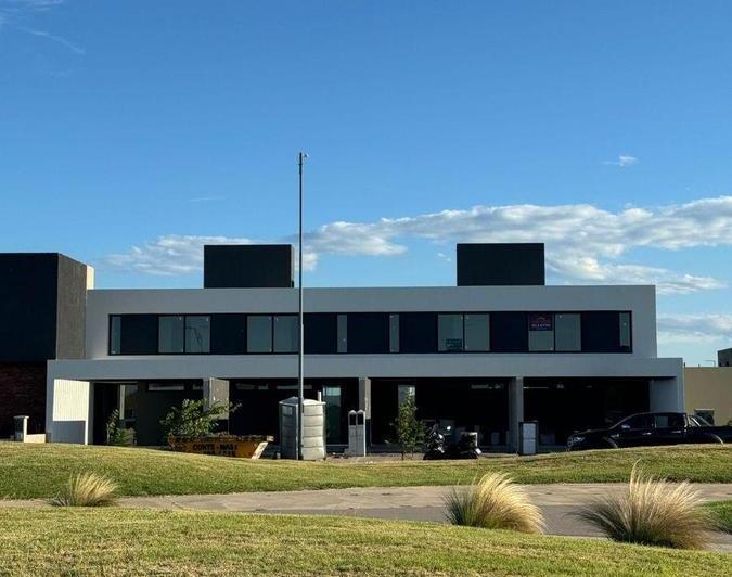Departamento · 180ha · 8 Ambientes