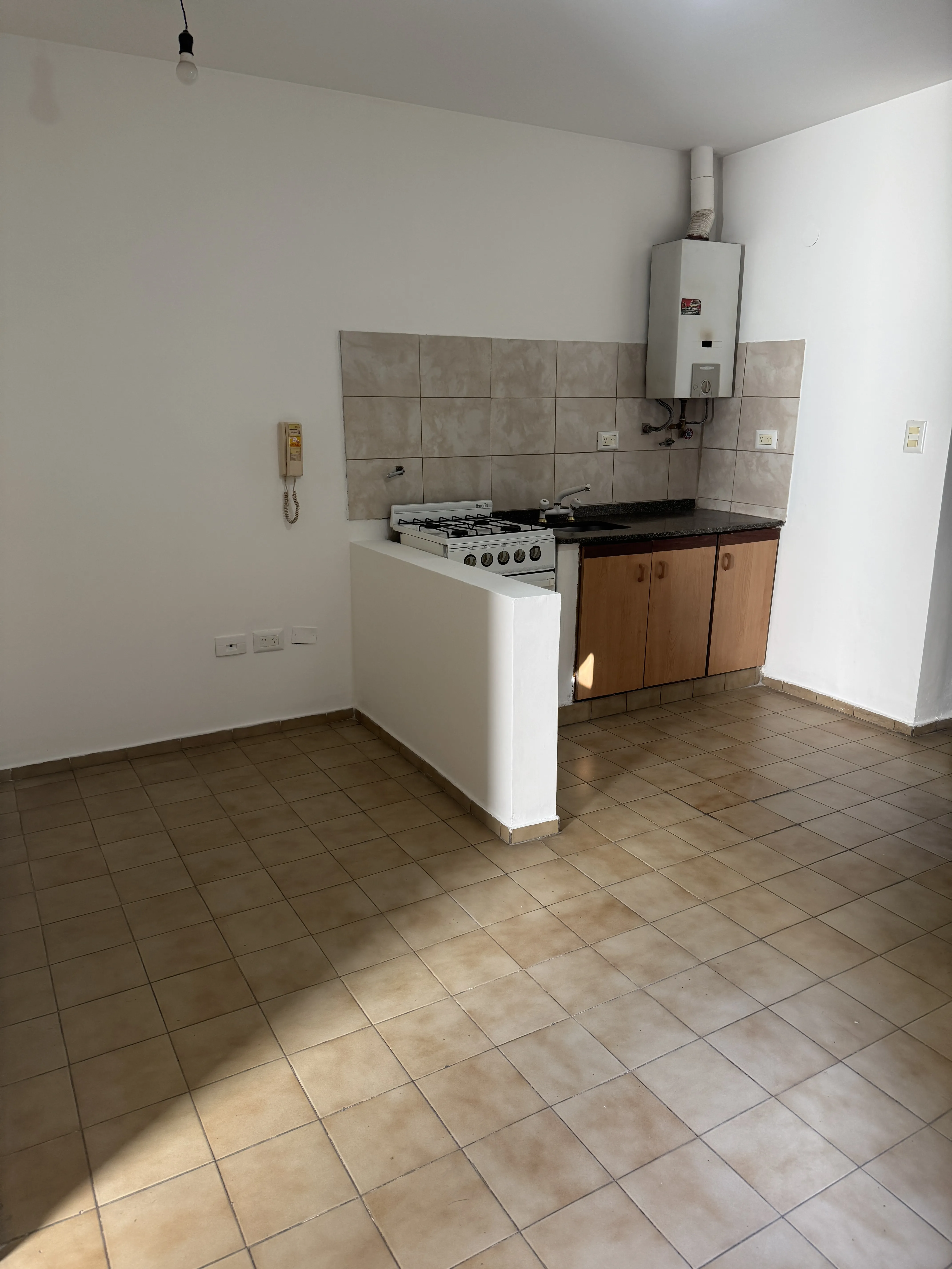 ALBERDI - ORGAZ 258 -DEPTO. 1 DORMITORIO CON SERVICIOS CONECTADOS. $350.000.- IMPUESTOS INCLUIDOS!!!