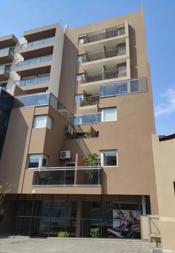 VENDEMOS DPTO UN DORMIT CON BALCON Y 2 BAÑOS NVA CBA