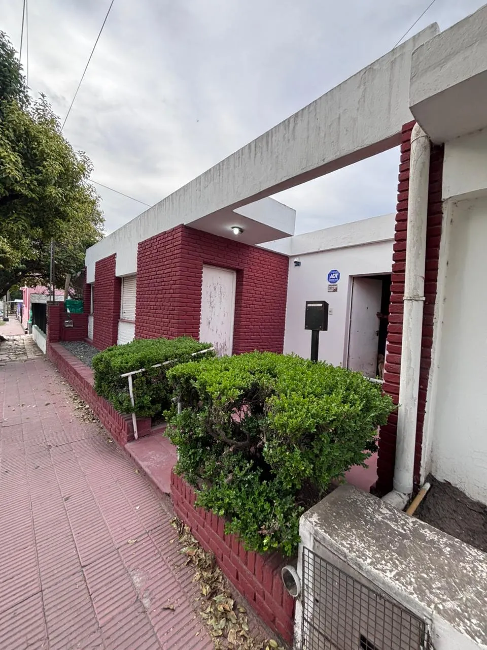 CASA 3 DORMITORIOS EN VENTA LA CALERA CENTRO