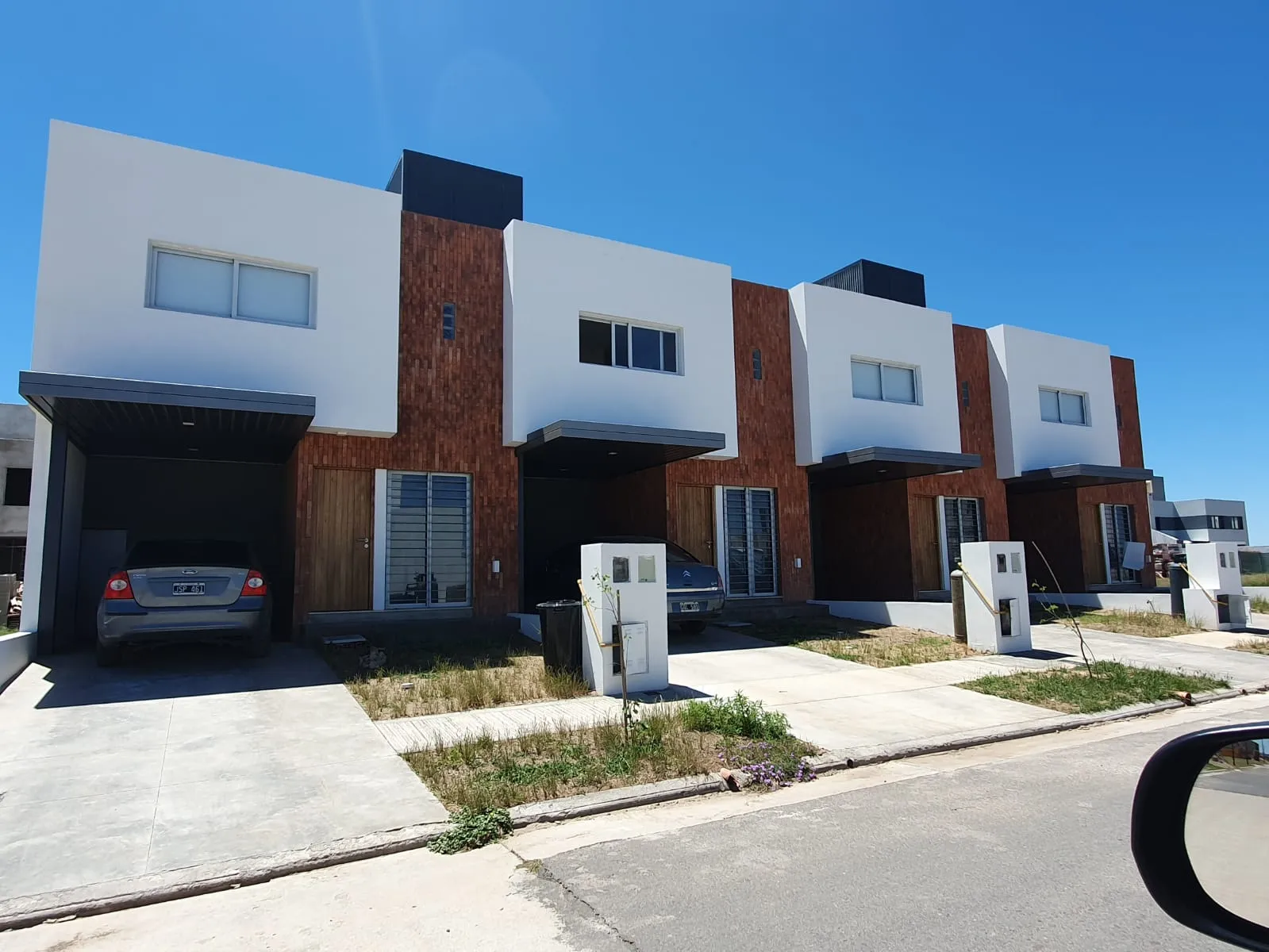 PRADOS DE MANANTIALES - DUPLEX 3 DORM 2 B COCHERA (ML)