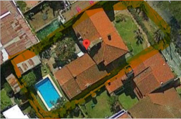 Terreno · 213m² · 9 Ambientes · 3 Cocheras