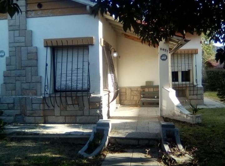 Terreno · 1100m² · 4 Ambientes · 1 Cochera