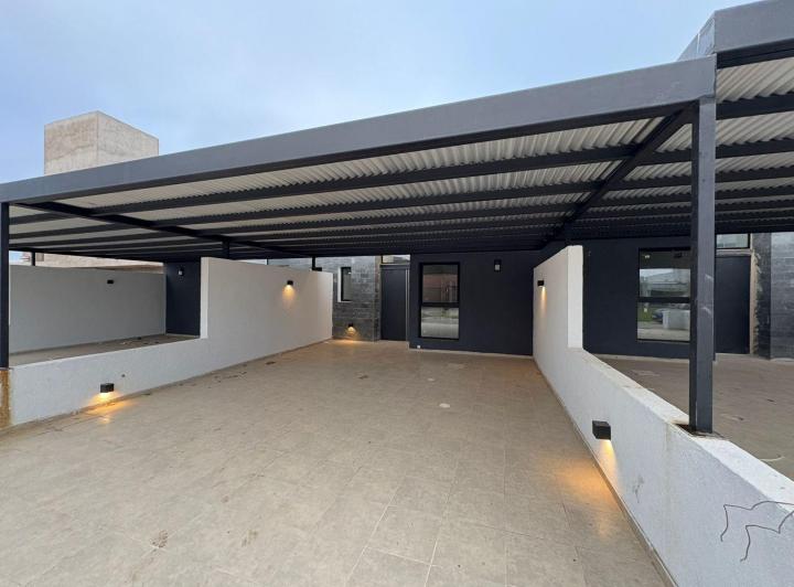 Casa · 100m² · 3 Ambientes · 1 Cochera