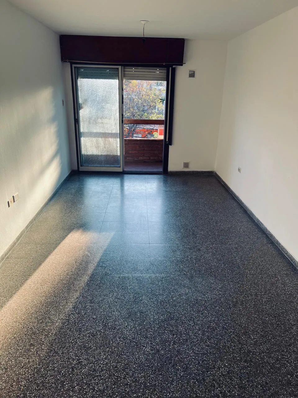 Oportunidad - Dpto 2 Dorm con balcón y cochera! B Alto Alberdi - EN VENTA!