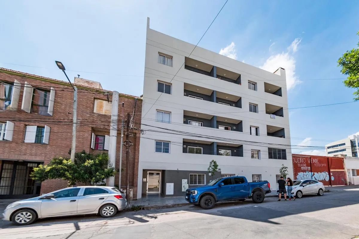 Venta. Departamento a Estrenar. 2 Dormitorios. Balcón con Asador. Alberdi
