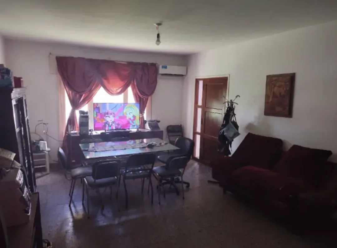 SE VENDE CASA SOBRE IMPORTANTE AVENIDA PARA INVERSOR