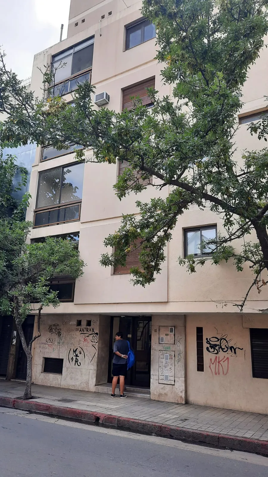 VENTA, DPTO PLANTA BAJA CON RENTA
