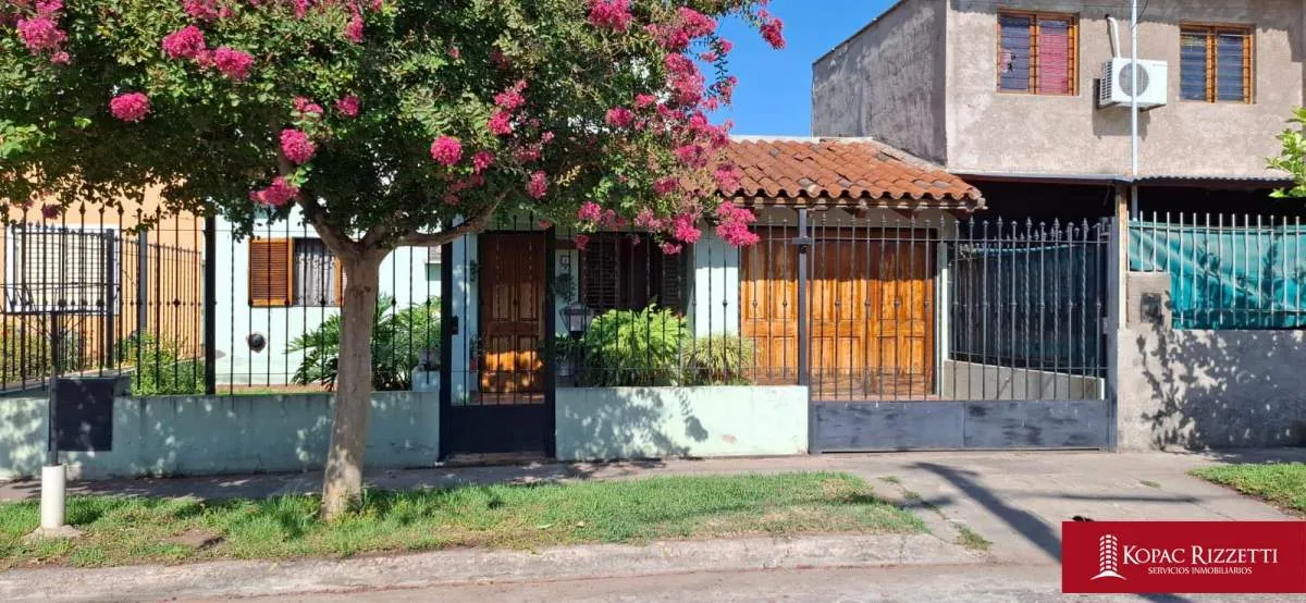 JUAN B JUSTO ( MANZANA 24) - VENTA CASA 2 DORMITORIOS