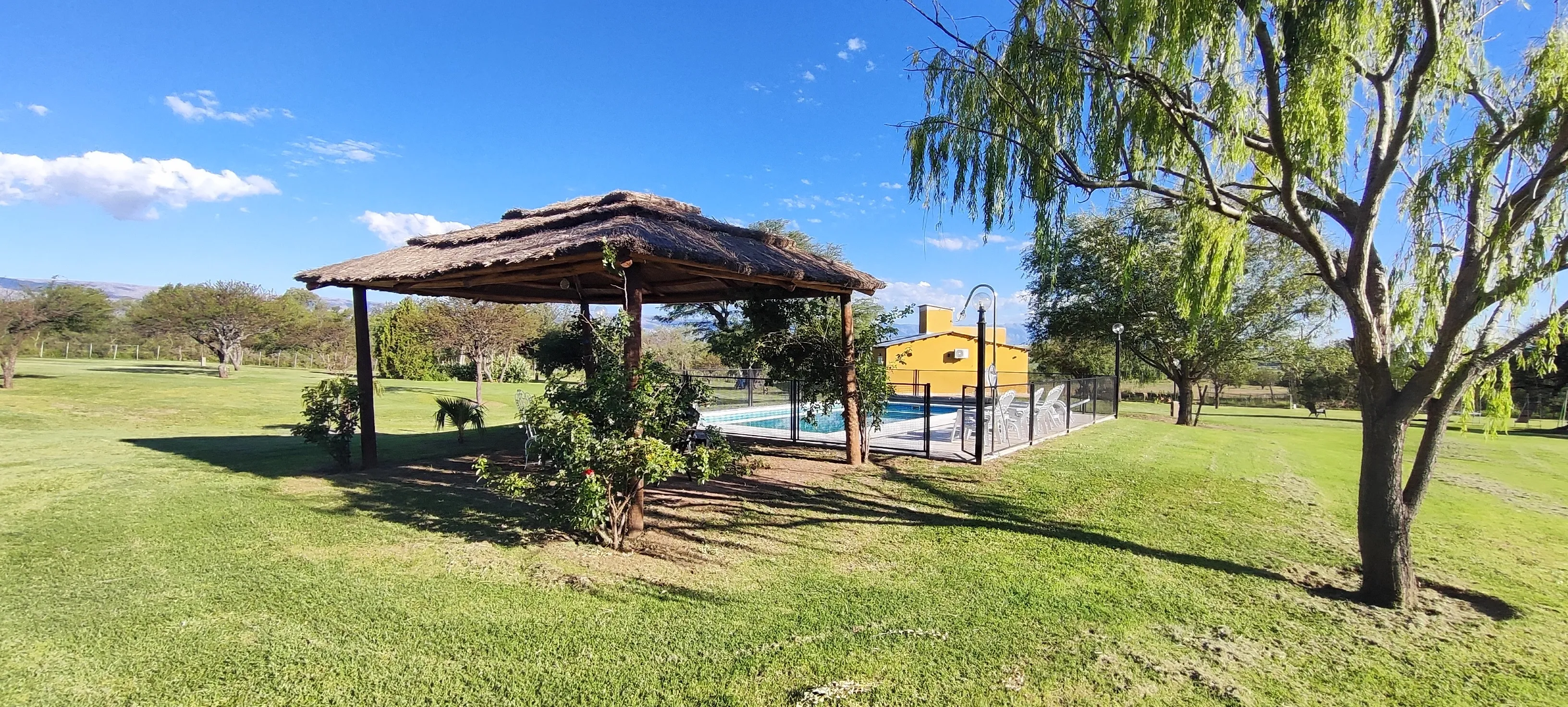 VENTA CASA QUINTA CON 1HA DE PARQUE EN PANAHOLMA