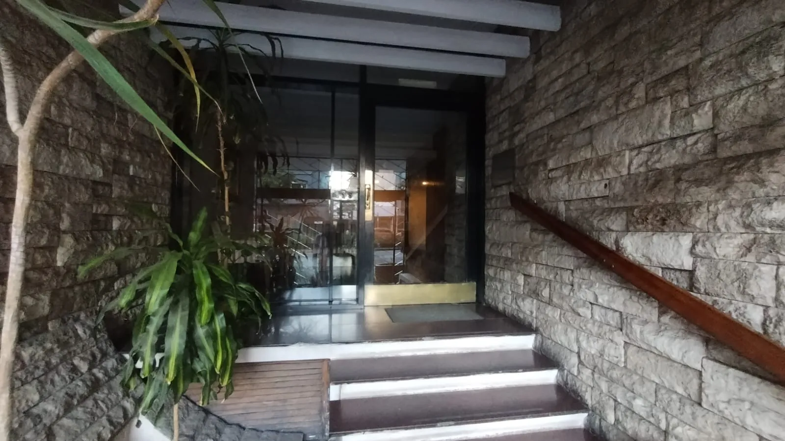 VENDEMOS DEPARTAMENTO EN PLENO CENTRO SOBRE AV. MAIPÚ