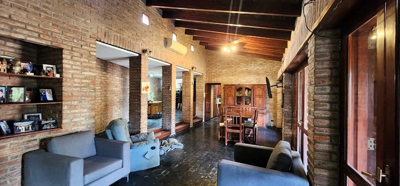 Villa Belgrano. HERMOSA CASA ESTILO COLONIAL!! TODO PL BAJA + DEPTO EN PL ALTA!