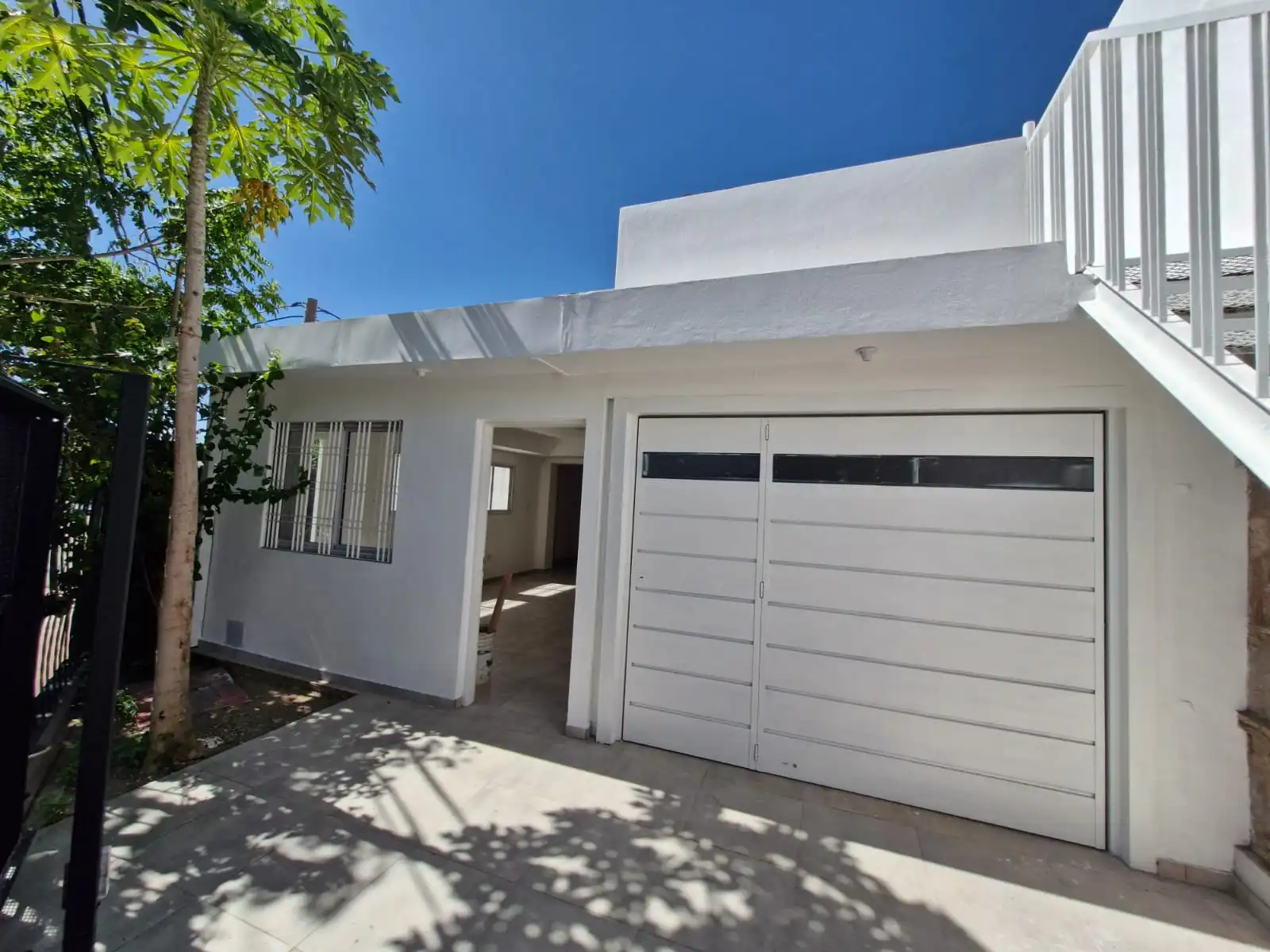 VENDO CASA + DPTO RECICLADA CRISOL NORTE!. CON RENTA