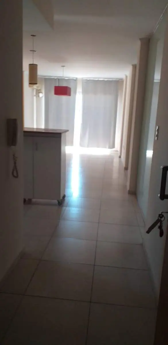 CENTRO, BALCON, AACC, AMPLIO Y LUMINOSO