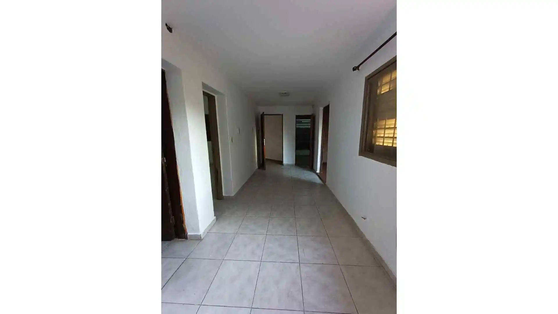 VENTA - CASA ESQUINA CON LOCAL - BARRIO SAN VICENTE
