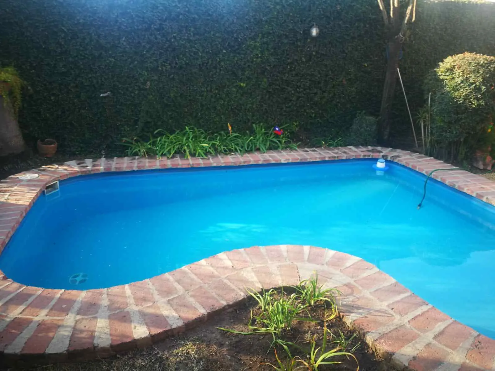 SAN SALVADOR A mtrs DE AV. COLON HERMOSA CASA CON PILETA