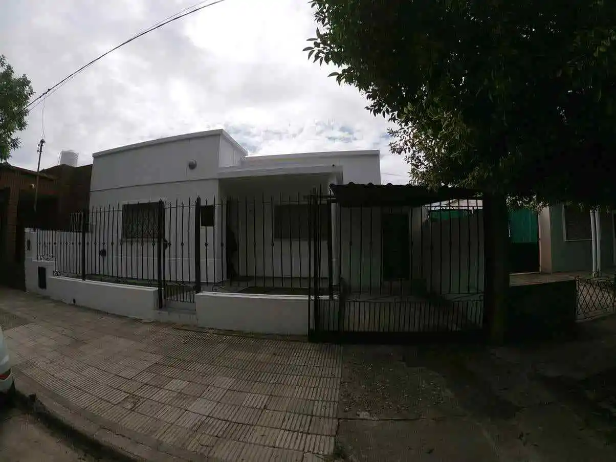 APTO CREDITO BANCOR Casa Dos dormitorios PATIO