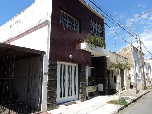 VENDEMOS HERMOSA PROPIEDAD EN Bº SAN VICENTE