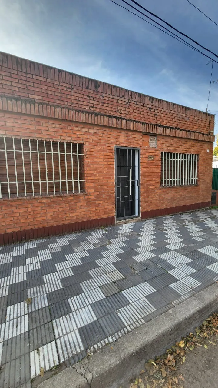 Casa en Venta - 2 dormitorios - Barrio Jardin