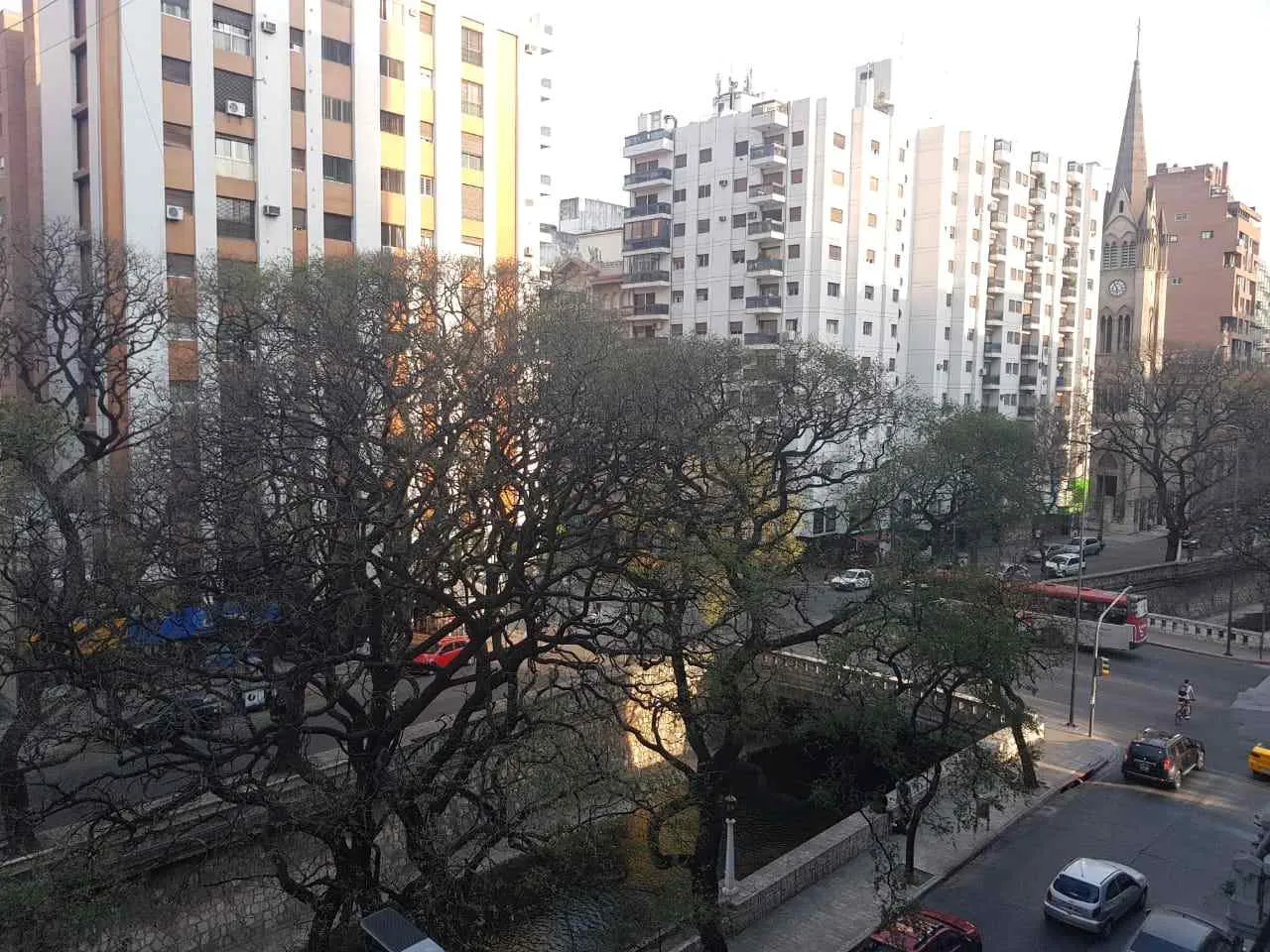 Dpto en Venta sobre Cañada a mts de Colón - 3 dorm - Amplio - OPORTUNIDAD