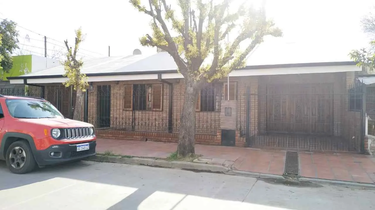 CASA EN VENTA EN BARRIO RESIDENCIAL SUD