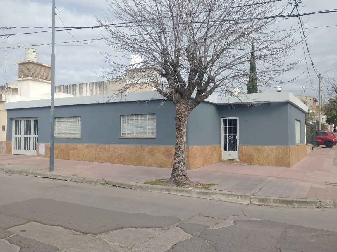 OPORTUNIDAD!! VENDO CASA DE 2 DORM. EN BARRIO SAN VICENTE - SE ESCUCHA OFERTA!