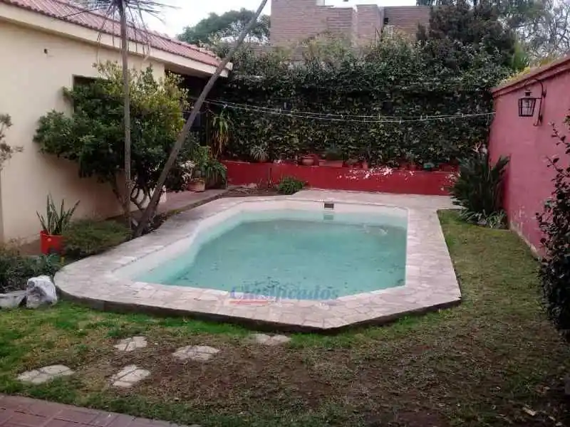 VENDO ALEJANDRO CENTENO * PILETA * COCH. DOBLE * 3 DORMITORIOS