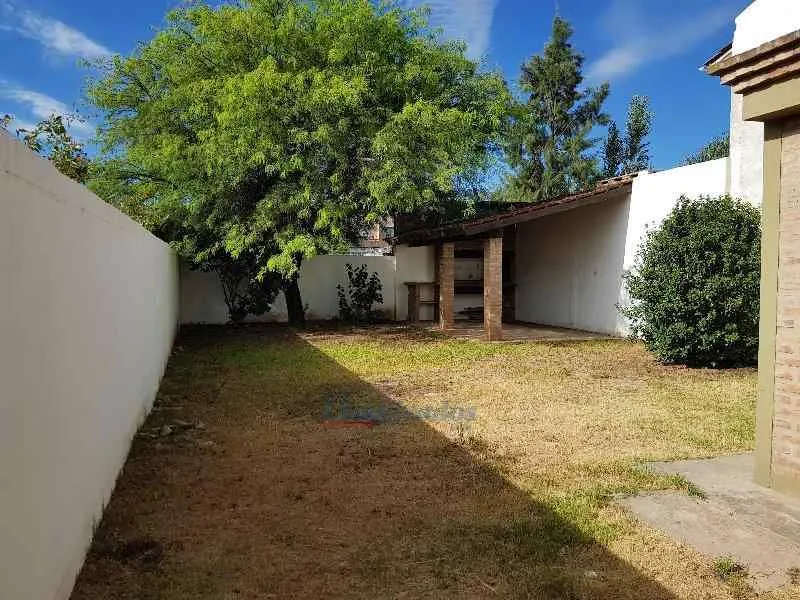 CASA EN VENTA BARRIO EL REFUGIO APTO CREDITO DOS DORM