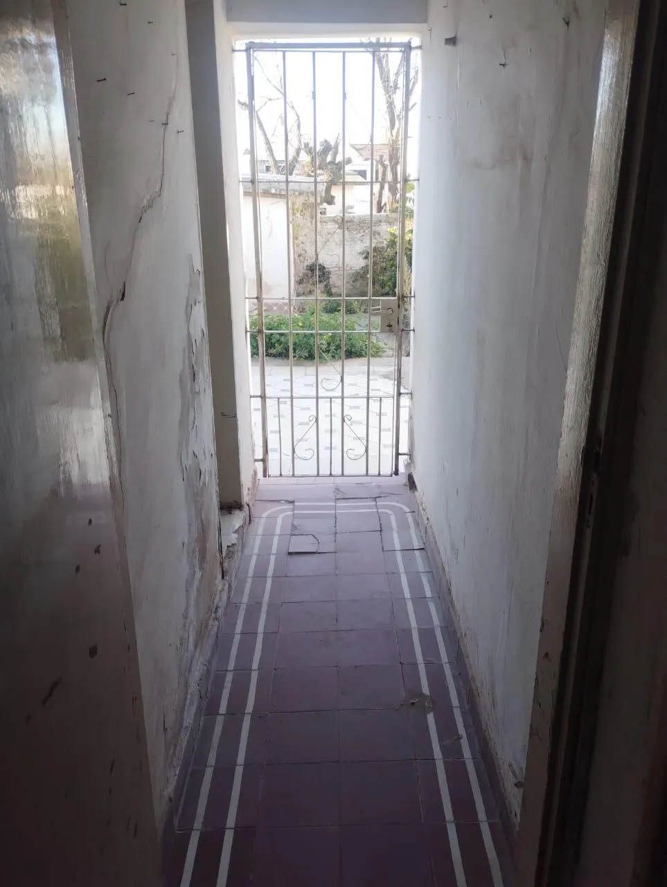OPORTUNIDAD CASA PARA RECICLAR EN PARQUE VELEZ SARSFIELD