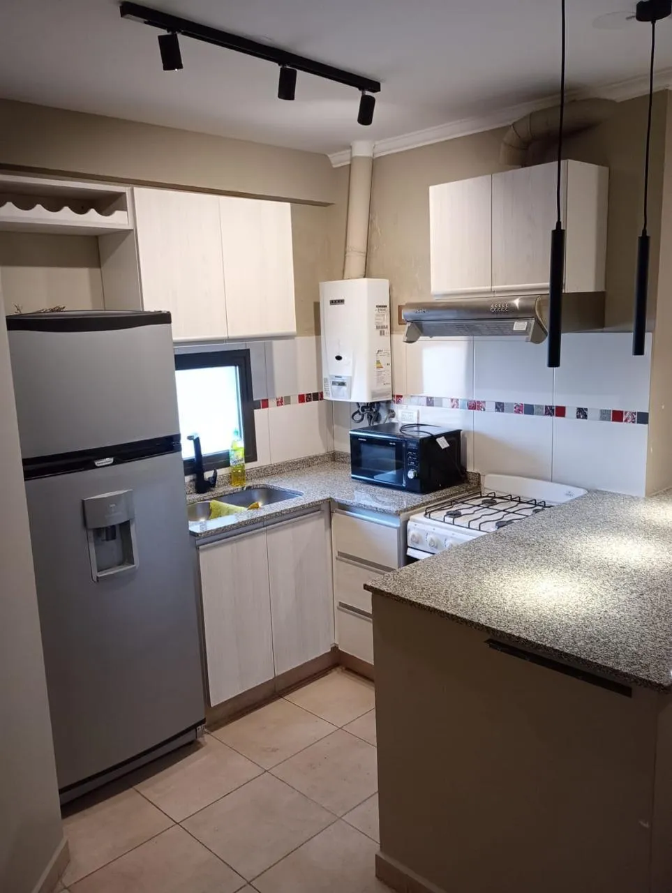 Vendo dpto c1 dorm.y balcón. AMOBLADO.B Alta Córdoba.