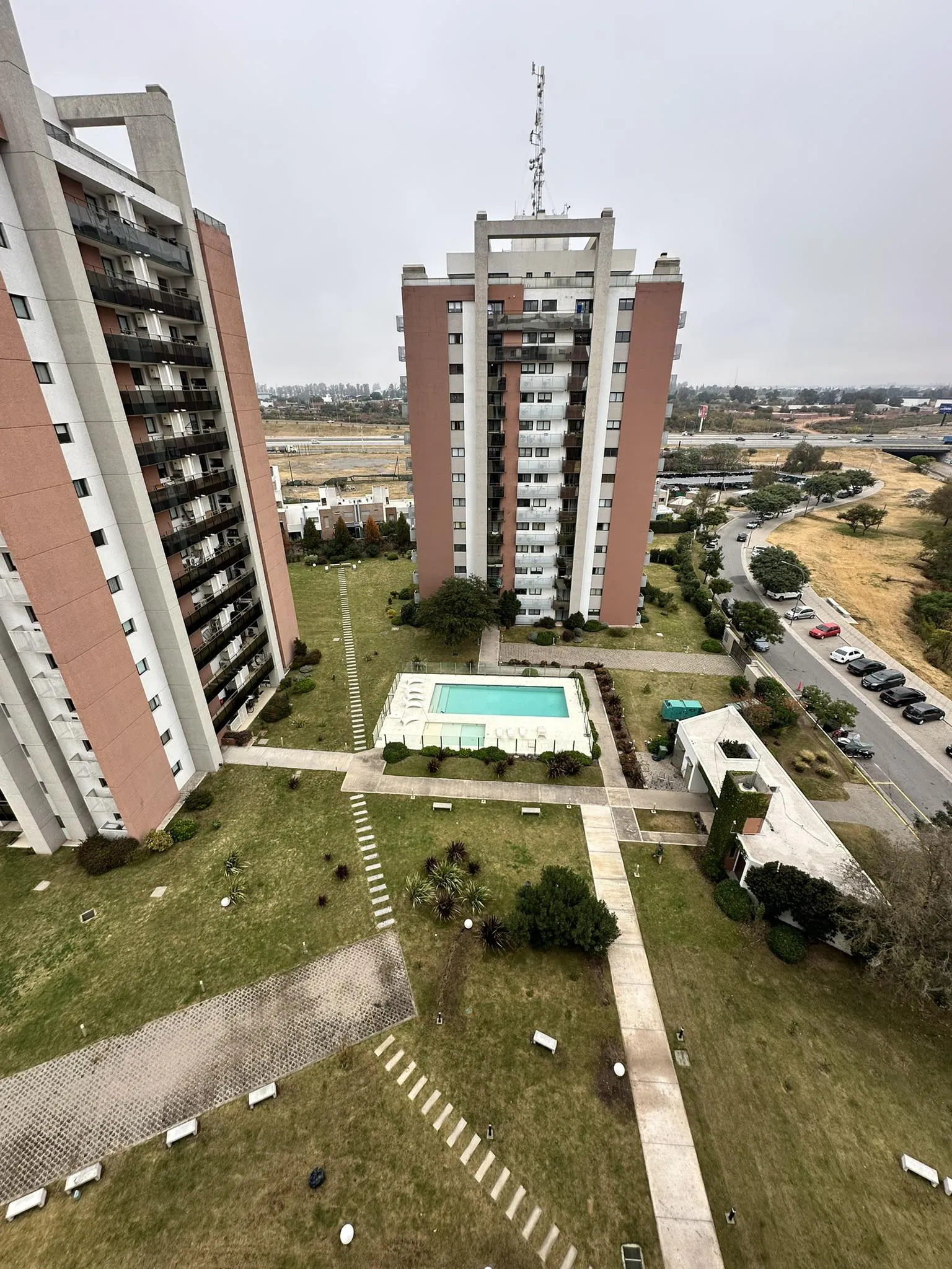 DTO CON BALCON Y ASADOR-SEG 24HS-PISCINAS-GYM-LAUNDRY