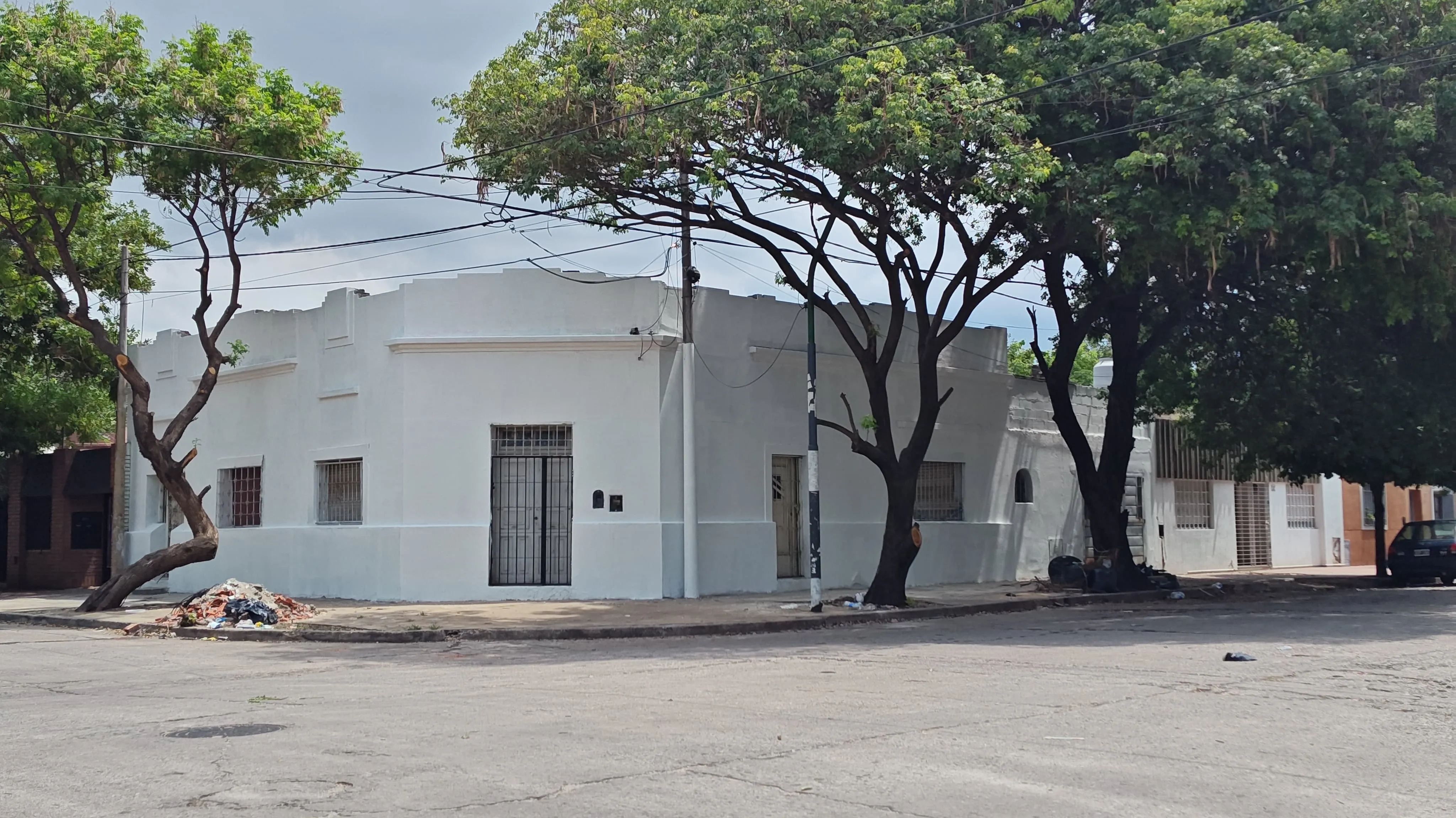 Vendo Casa esquina 3 dorm. y gran potencial comercial (DP)