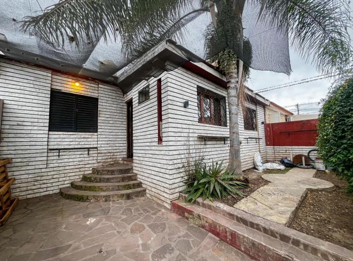 Casa · 180m² · 6 Ambientes · 1 Cochera