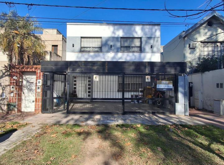 Casa · 121m² · 5 Ambientes · 2 Cocheras