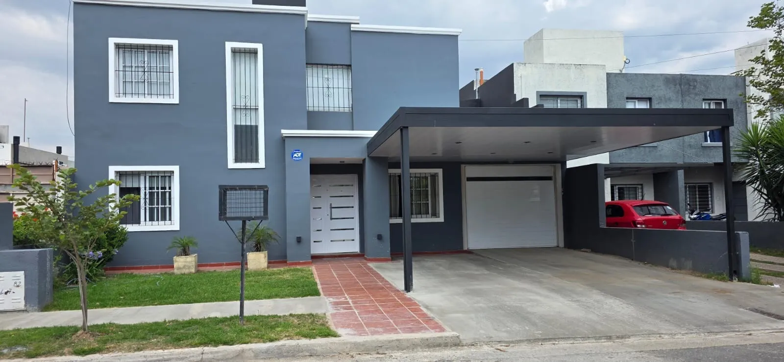 CASA EN VENTA JARDINES DEL OLMO