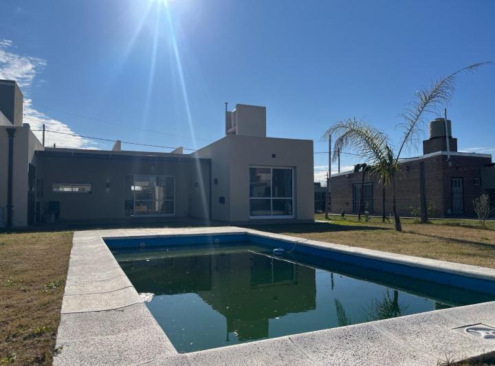 Casa · 80m² · 3 Ambientes · 1 Cochera
